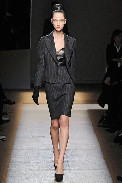 Look 8